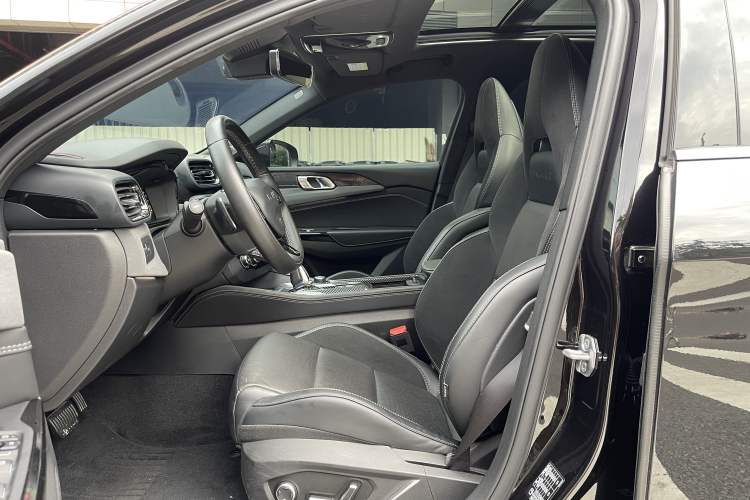 Used Lynk & Co 03 2022 1.5TD DCT JingPro Left Front Seat