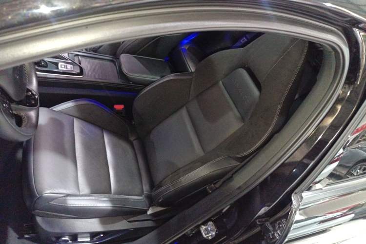 Used Lynk & Co 03 2022 2.0TD DCT JingPro Left Front Seat