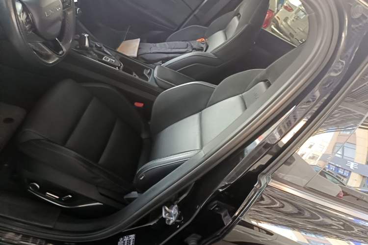 Used Lynk & Co 03 2022 2.0TD DCT JingPro Left Front Seat