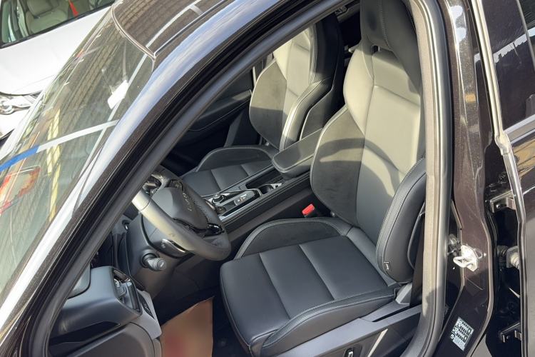Used Lynk & Co 03 2022 2.0TD DCT GenioPlus Left Front Seat