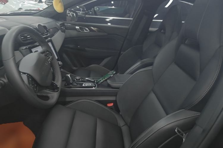 Used Lynk & Co 03 2022 2.0TD DCT GenioPlus Left Front Seat
