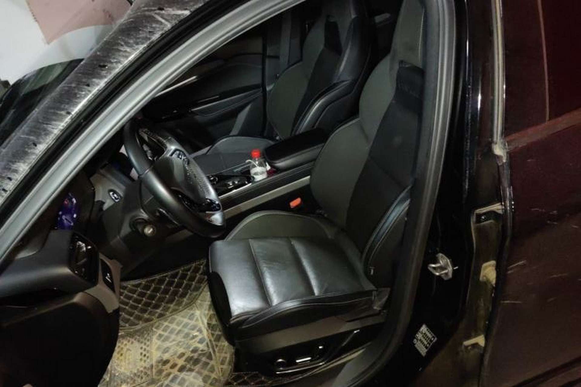 Used Lynk & Co 03 2022 2.0TD DCT JingPro Left Front Seat