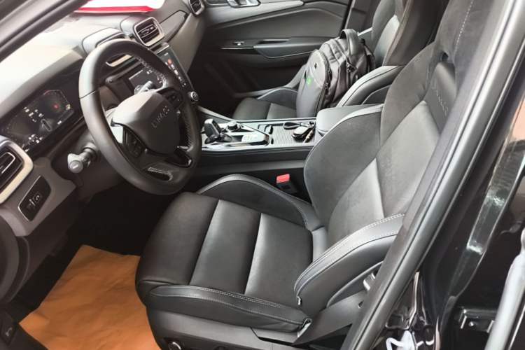 Used Lynk & Co 03 2022 2.0TD DCT JingPro Left Front Seat
