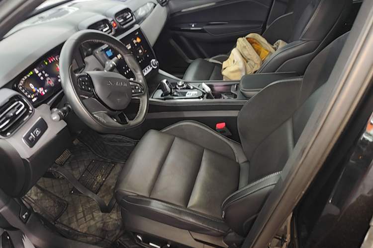 Used Lynk & Co 03 2022 2.0TD DCT JingPro Left Front Seat