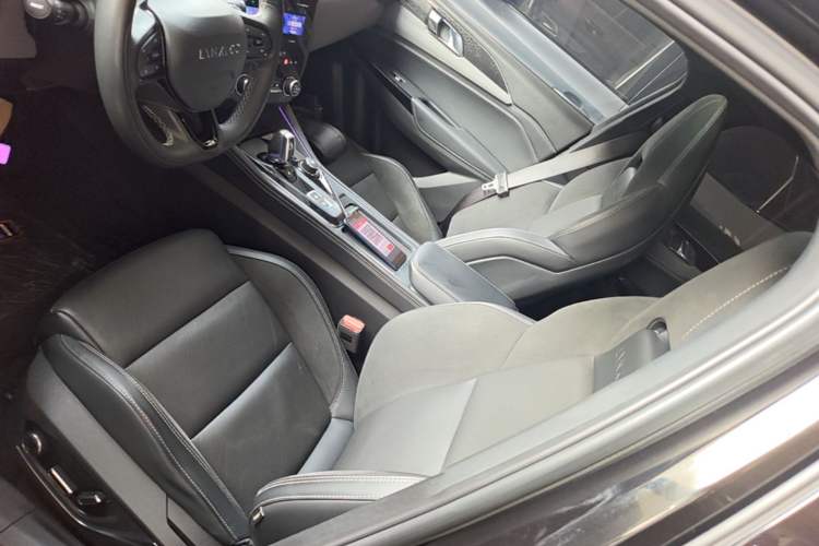 Used Lynk & Co 03 2022 2.0TD DCT JingPro Left Front Seat