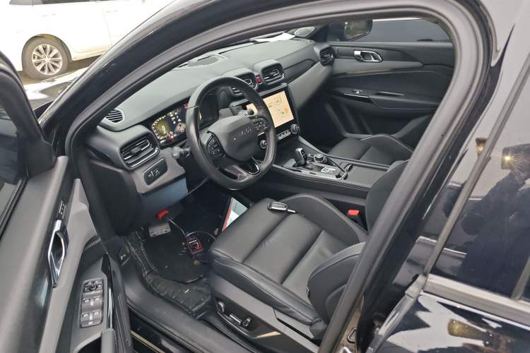 Used Lynk & Co 03 2022 2.0TD DCT JingPro Left Front Seat
