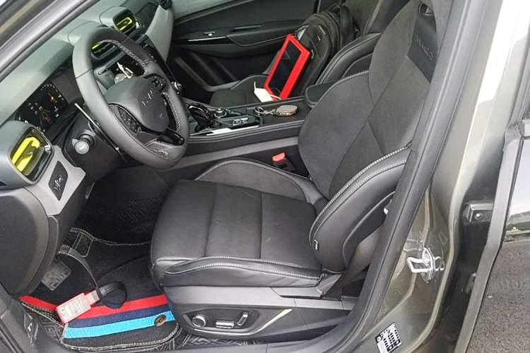 Used Lynk & Co 03 2022 2.0TD DCT JingPro Left Front Seat