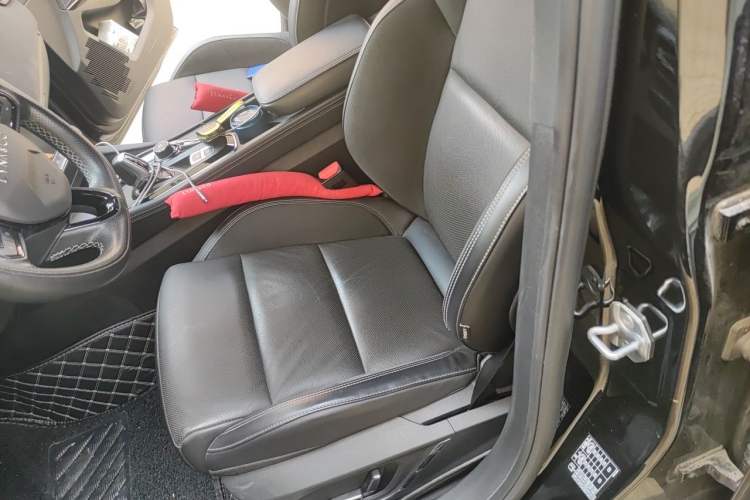Used Lynk & Co 03 2022 1.5TD DCT JingPro Left Front Seat