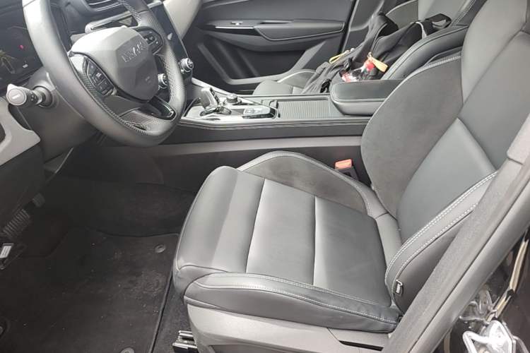 Used Lynk & Co 03 2022 2.0TD DCT GenioPlus Left Front Seat