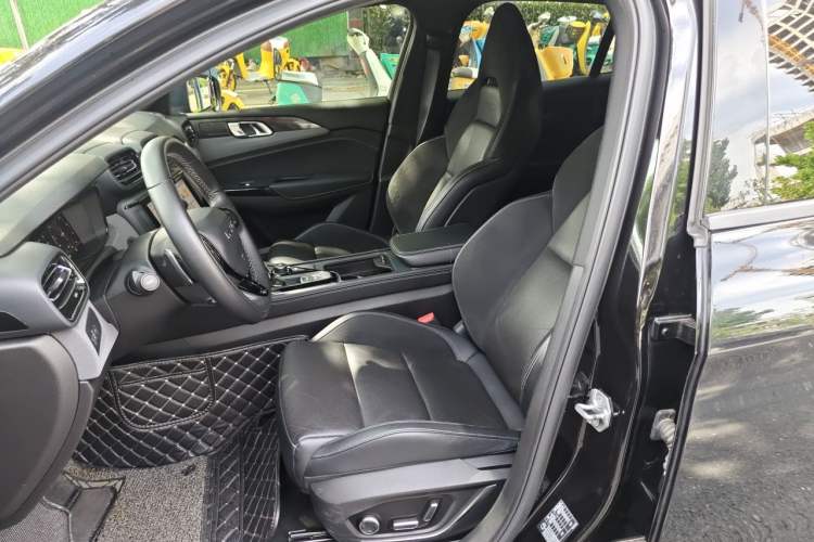 Used Lynk & Co 03 2022 2.0TD DCT JingPro Left Front Seat