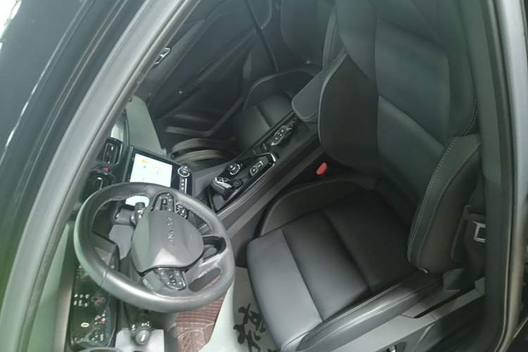 Used Lynk & Co 03 2022 2.0TD DCT GenioPlus Left Front Seat