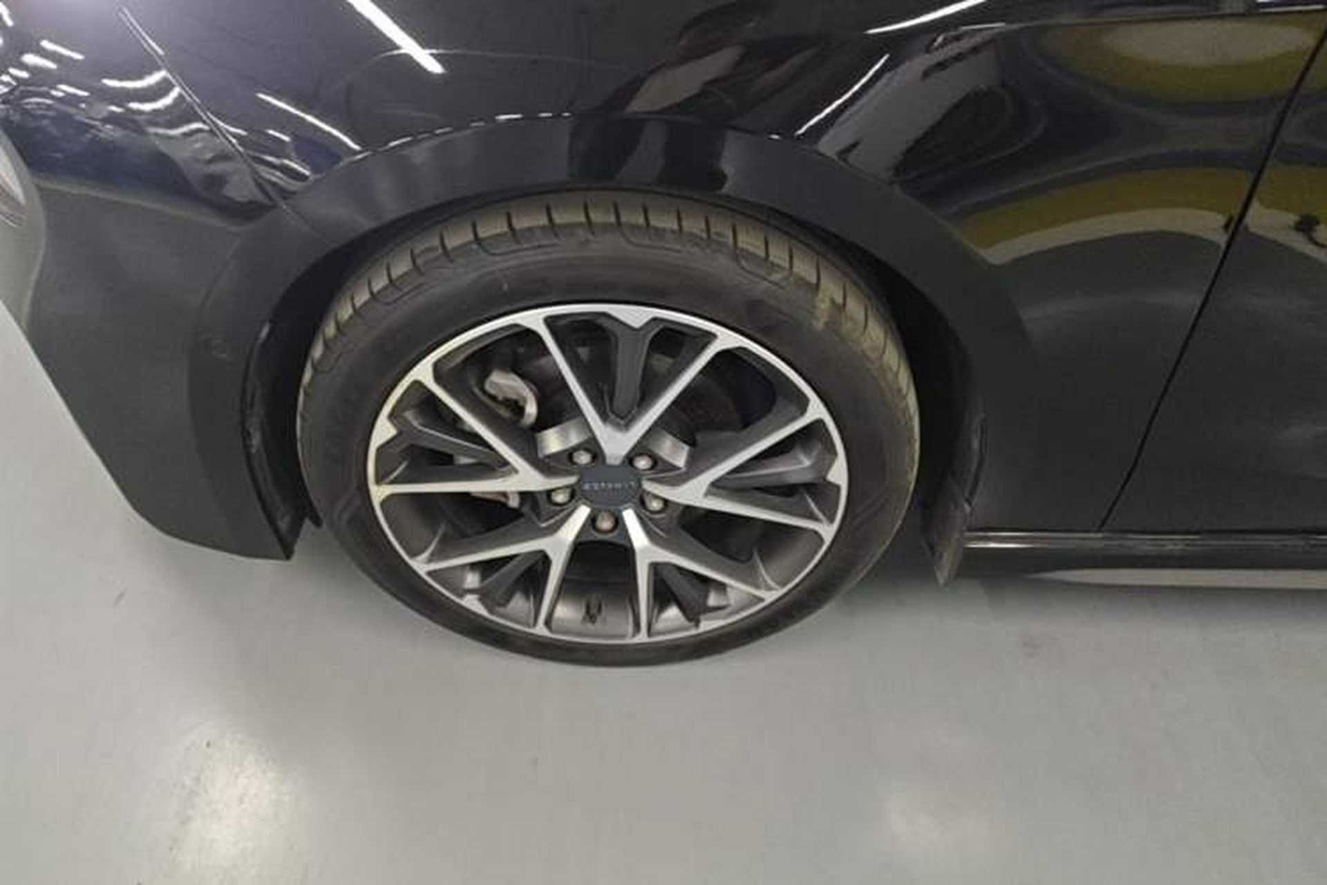 Used Lynk & Co 03 2022 2.0TD DCT JingPro Left Front Wheel Hub