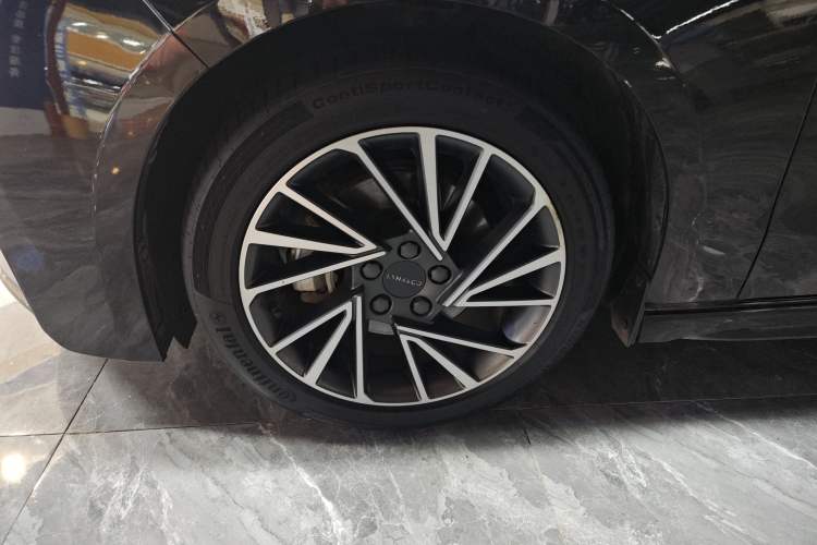 Used Lynk & Co 03 2022 1.5TD DCT JingPlus Left Front Wheel Hub