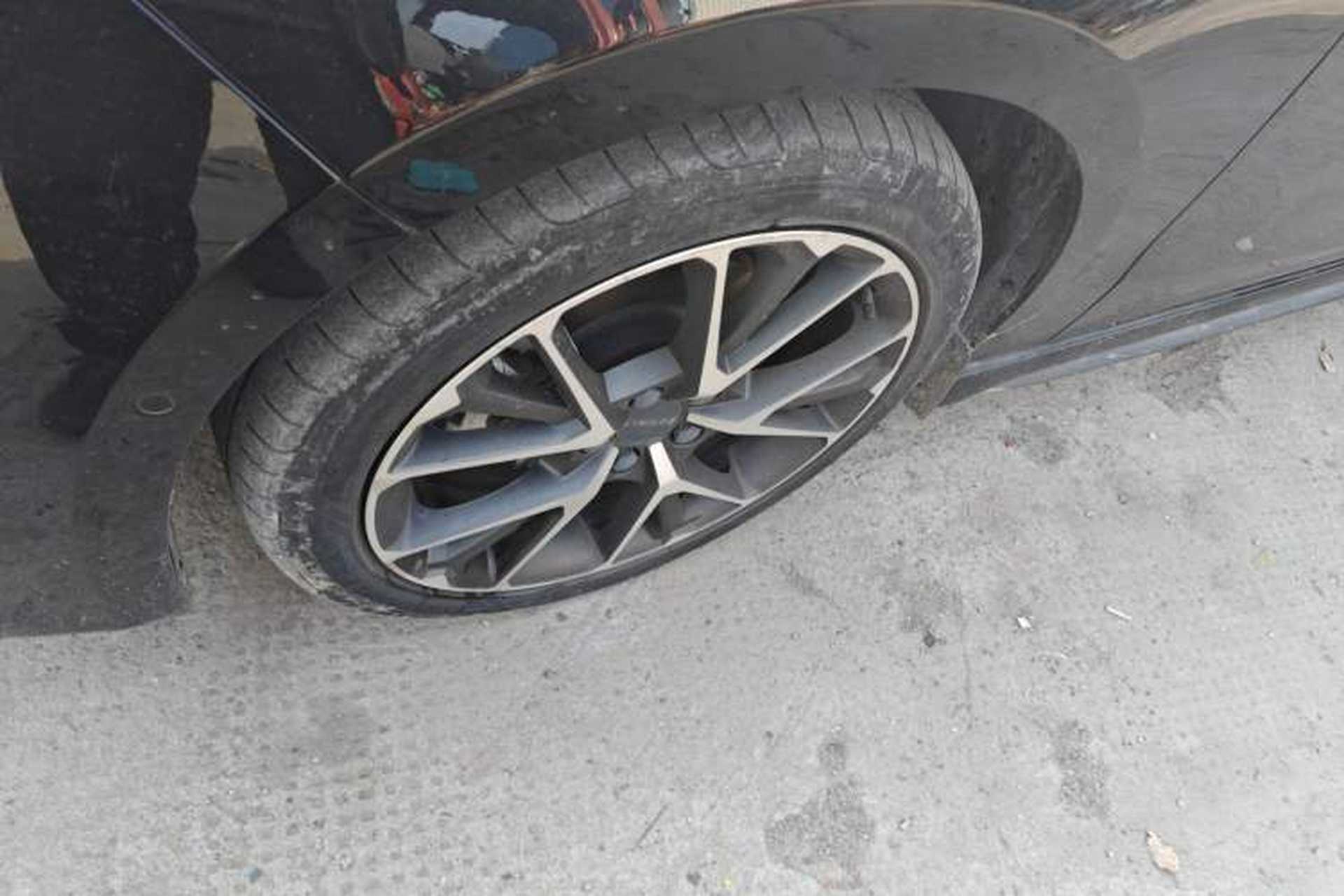 Used Lynk & Co 03 2022 2.0TD DCT JingPro Left Front Wheel Hub