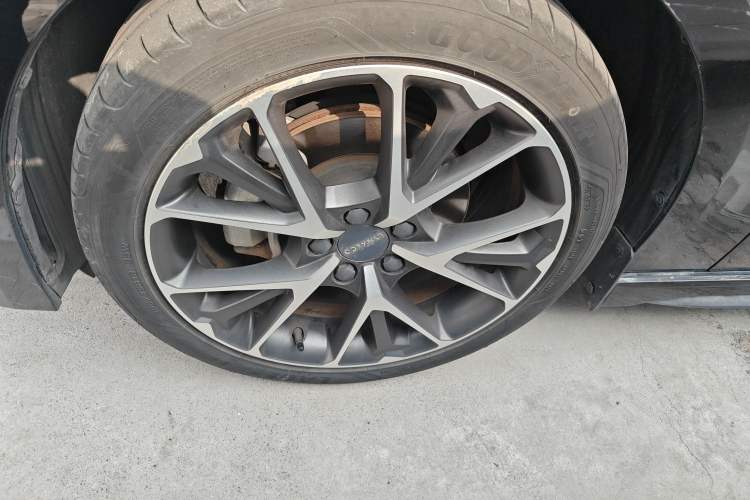 Used Lynk & Co 03 2022 2.0TD DCT JingPro Left Front Wheel Hub