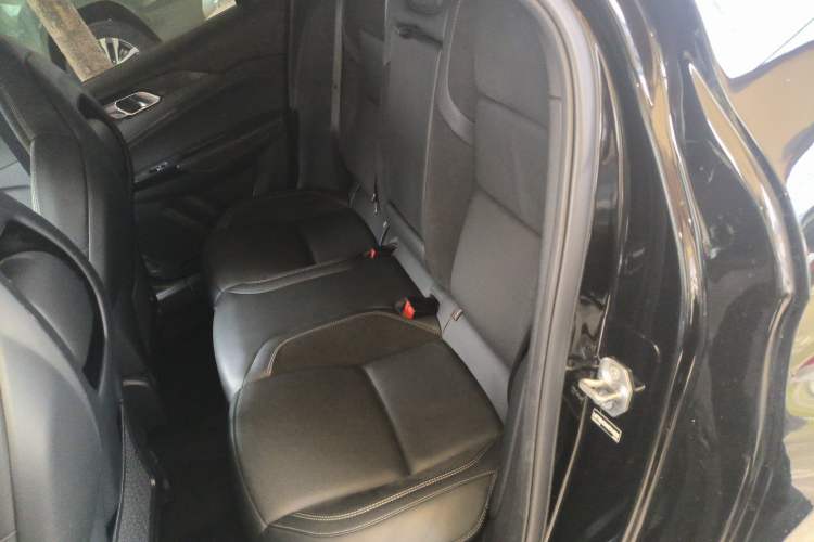 Used Lynk & Co 03 2022 2.0TD DCT JingPro Left Rear Seat