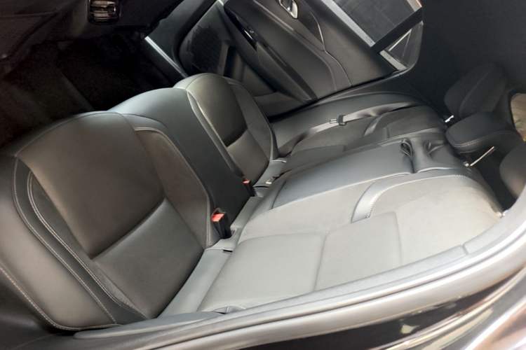 Used Lynk & Co 03 2022 2.0TD DCT JingPro Left Rear Seat