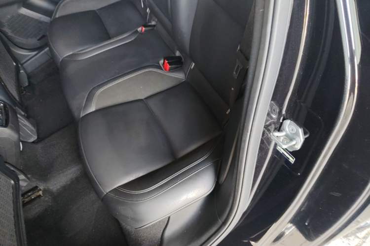 Used Lynk & Co 03 2022 2.0TD DCT GenioPlus Left Rear Seat