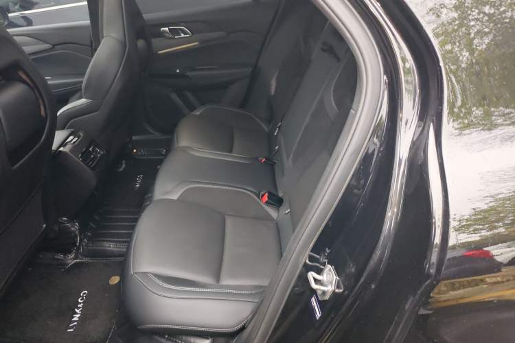 Used Lynk & Co 03 2022 2.0TD DCT JingPro Left Rear Seat