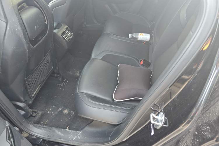 Used Lynk & Co 03 2022 2.0TD DCT JingPro Left Rear Seat