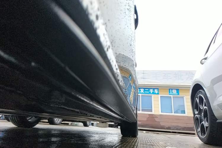 Used Lynk & Co 03 2022 1.5TD DCT JingPro Left Side Sill