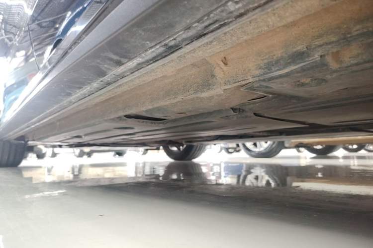 Used Lynk & Co 03 2022 2.0TD DCT JingPro Left Side Sill