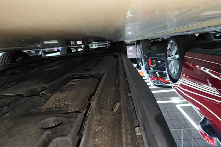 Used Lynk & Co 03 2022 2.0TD DCT JingPro Left Side Sill