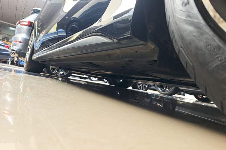 Used Lynk & Co 03 2022 2.0TD DCT JingPro Left Side Sill