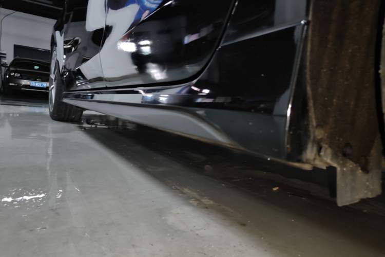 Used Lynk & Co 03 2022 1.5TD DCT JingPro Left Side Sill