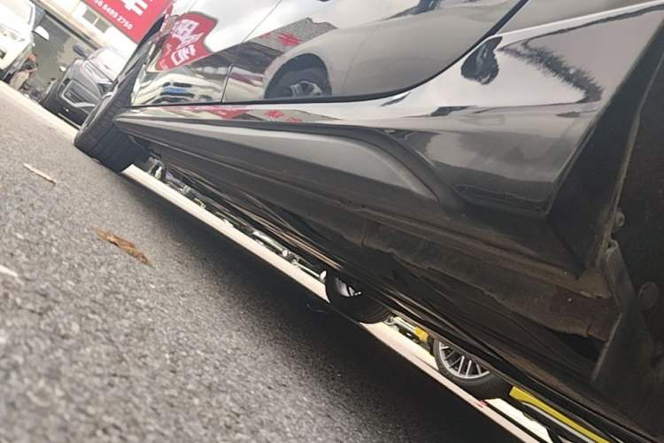 Used Lynk & Co 03 2022 2.0TD DCT JingPro Left Side Sill