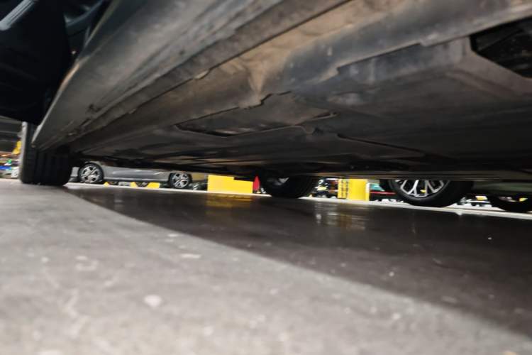 Used Lynk & Co 03 2022 2.0TD DCT JingPro Left Side Sill
