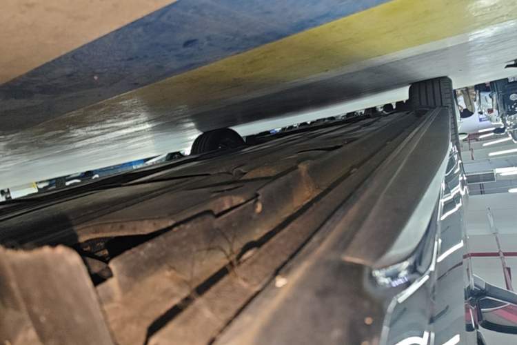 Used Lynk & Co 03 2022 2.0TD DCT JingPro Left Side Sill