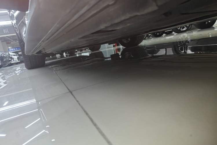 Used Lynk & Co 03 2022 2.0TD DCT JingPro Left Side Sill