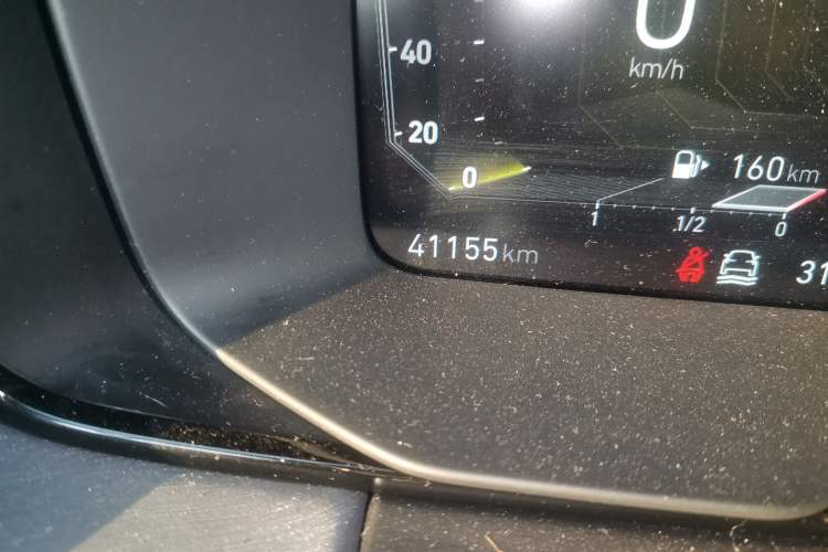 Used Lynk & Co 03 2022 2.0TD DCT JingPro Odometer Close Up