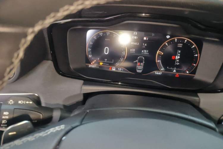 Used Lynk & Co 03 2022 2.0TD DCT JingPro Odometer Close Up