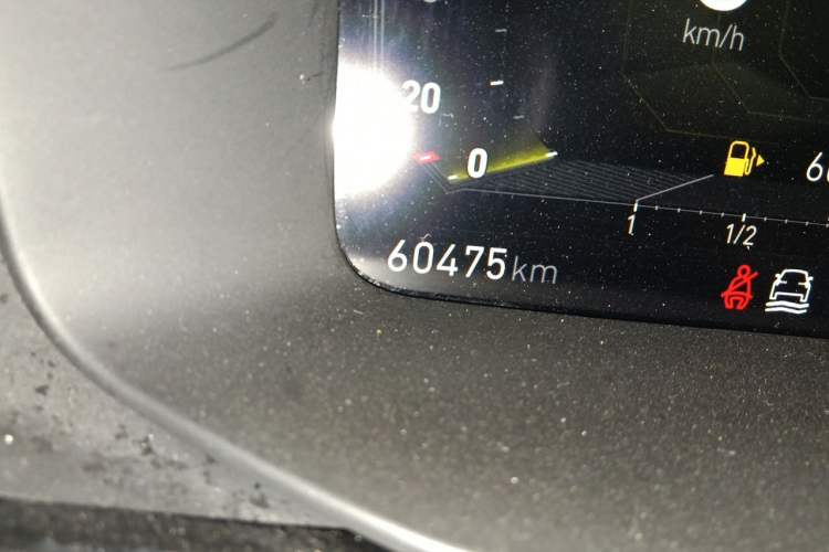 Used Lynk & Co 03 2022 1.5TD DCT JingPro Odometer Close Up
