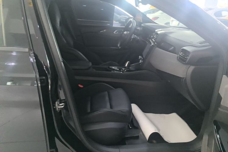 Used Lynk & Co 03 2022 2.0TD DCT GenioPlus Right Front Seat