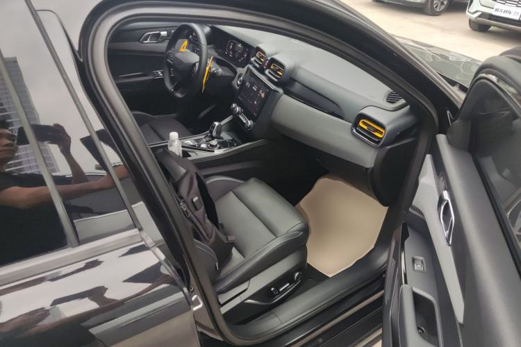 Used Lynk & Co 03 2022 1.5TD DCT JingPro Right Front Seat