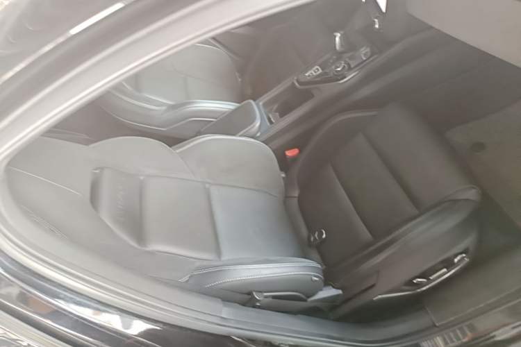 Used Lynk & Co 03 2022 2.0TD DCT JingPro Right Front Seat