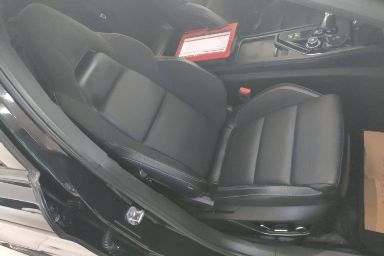 Used Lynk & Co 03 2022 2.0TD DCT JingPro Right Front Seat