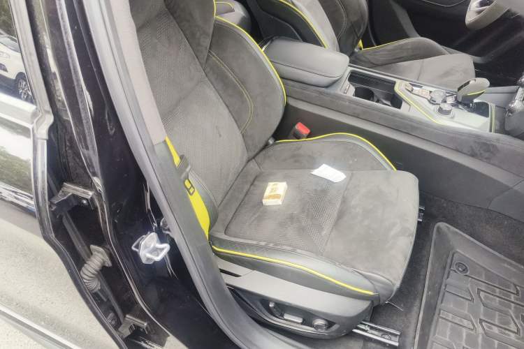 Used Lynk & Co 03 2022 03+ 2.0TD Automatic Wind-Chasing Edition Right Front Seat
