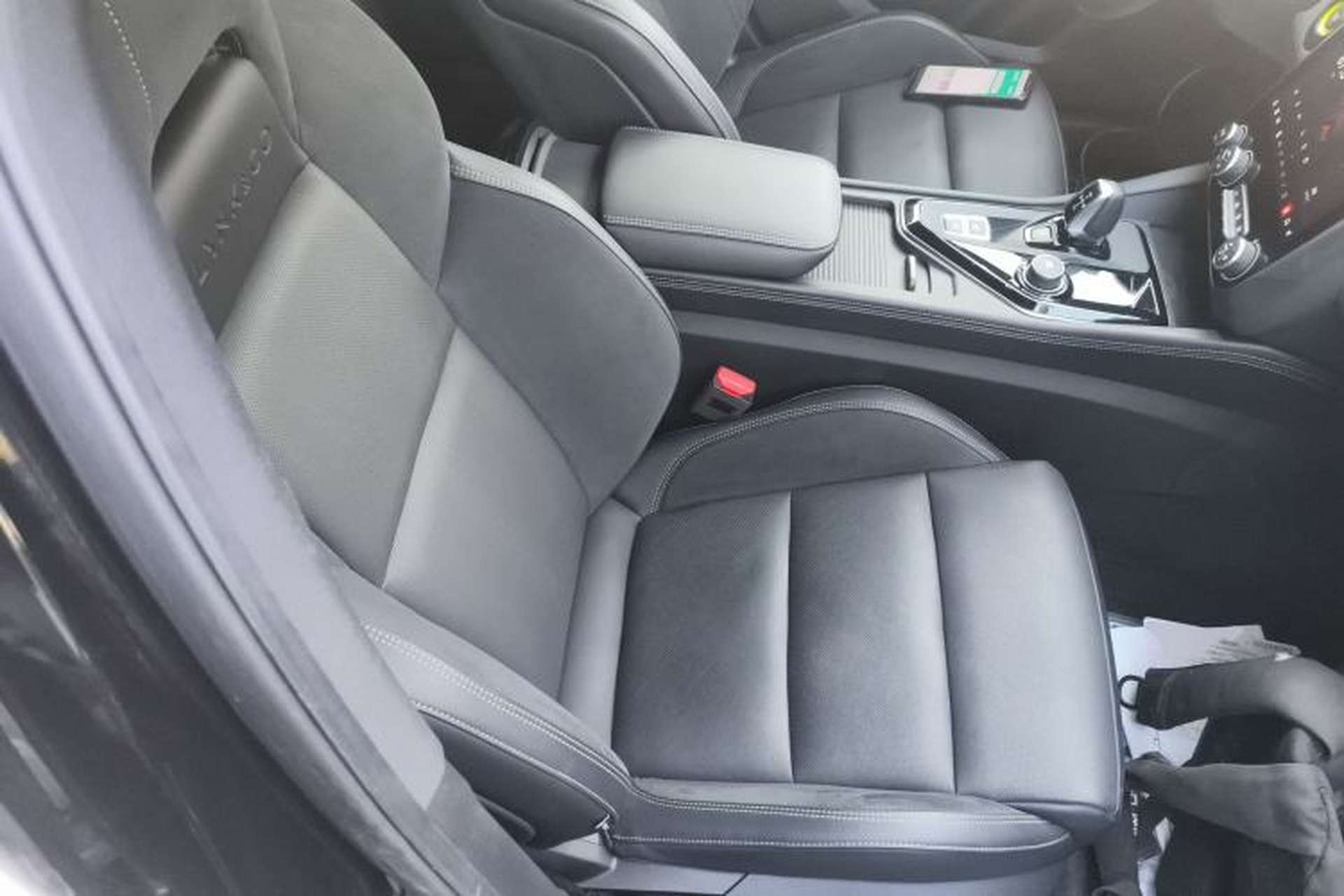Used Lynk & Co 03 2022 2.0TD DCT JingPro Right Front Seat