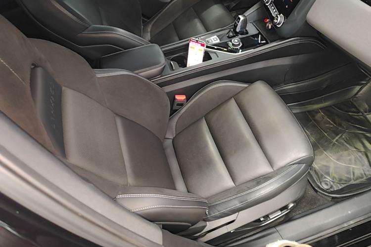 Used Lynk & Co 03 2022 2.0TD DCT JingPro Right Front Seat