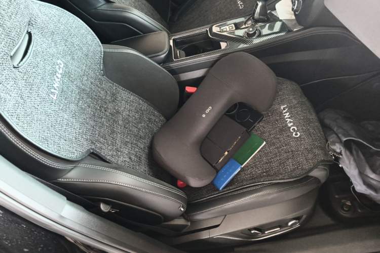 Used Lynk & Co 03 2022 1.5TD DCT JingPro Right Front Seat