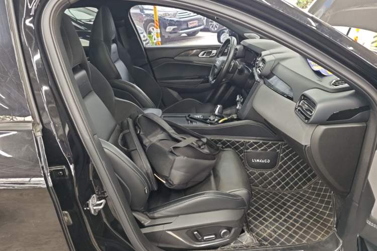 Used Lynk & Co 03 2022 1.5TD DCT JingPro Right Front Seat