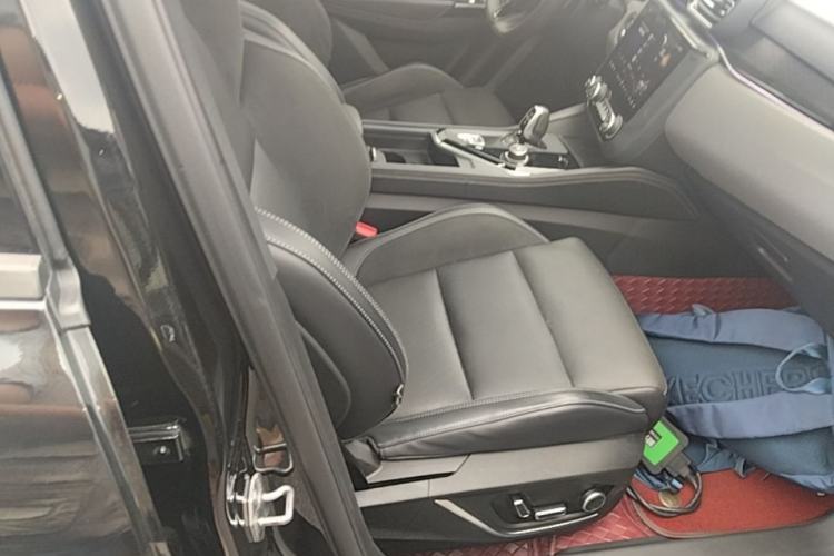 Used Lynk & Co 03 2022 2.0TD DCT JingPro Right Front Seat