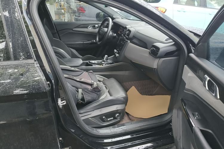 Used Lynk & Co 03 2022 2.0TD DCT JingPro Right Front Seat
