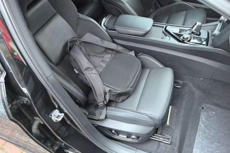 Used Lynk & Co 03 2022 1.5TD DCT JingPro Right Front Seat
