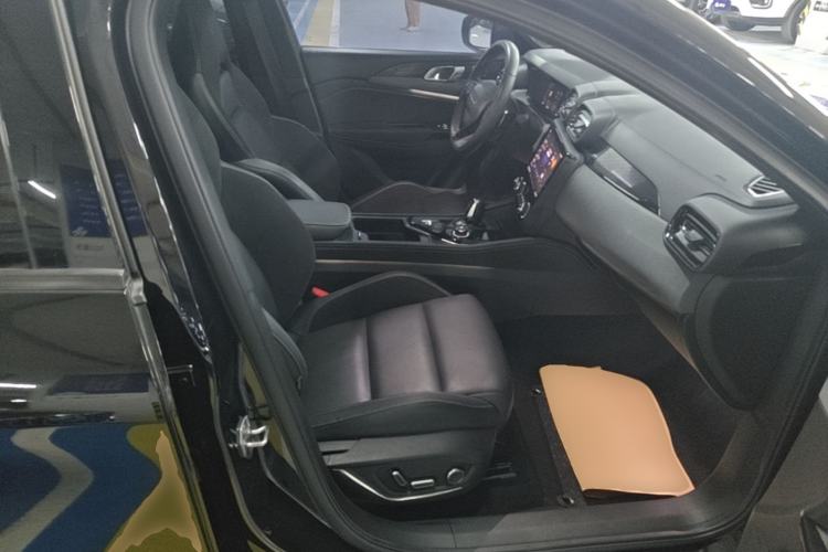 Used Lynk & Co 03 2022 2.0TD DCT JingPro Right Front Seat