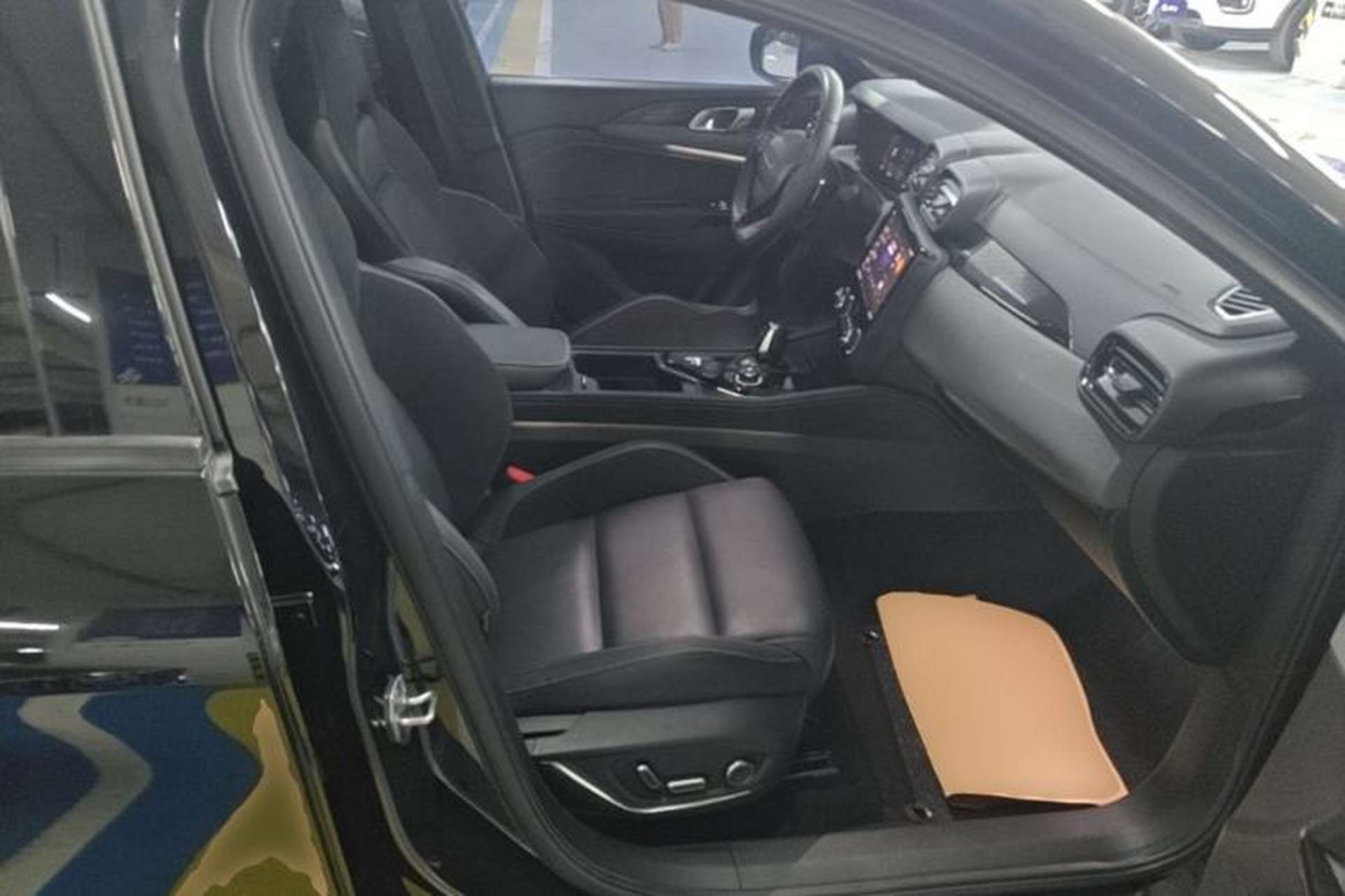 Used Lynk & Co 03 2022 2.0TD DCT JingPro Right Front Seat